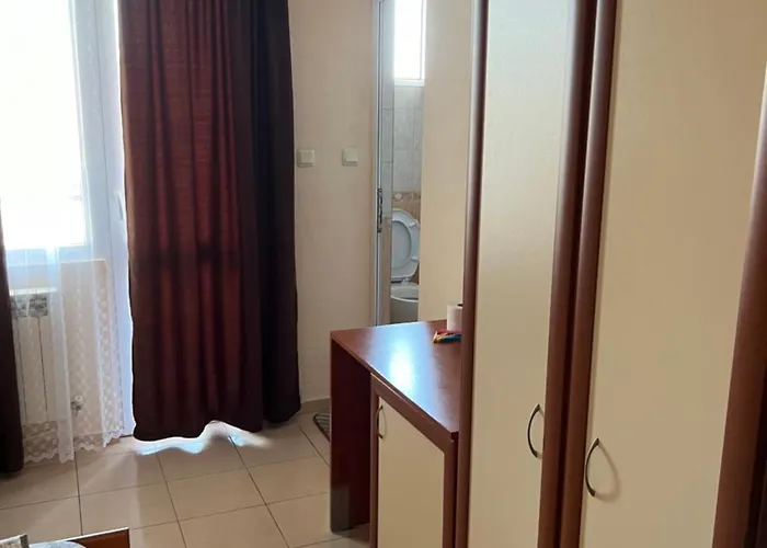 Milchevi Konukevi 3*